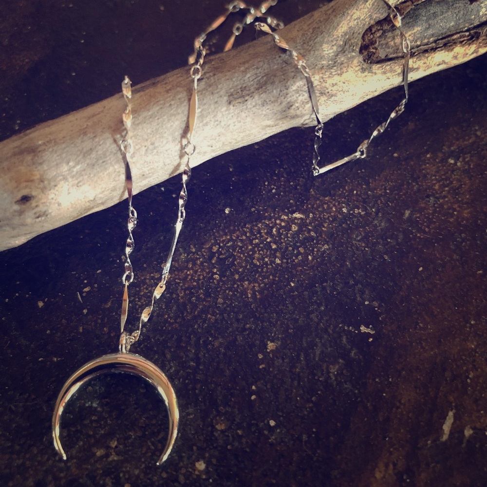 925 Sterling Silver Crescent Moon Necklace